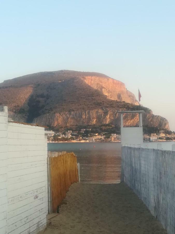 La Stanza Di Angi A Mondello Hotel Palermo Eksteriør billede